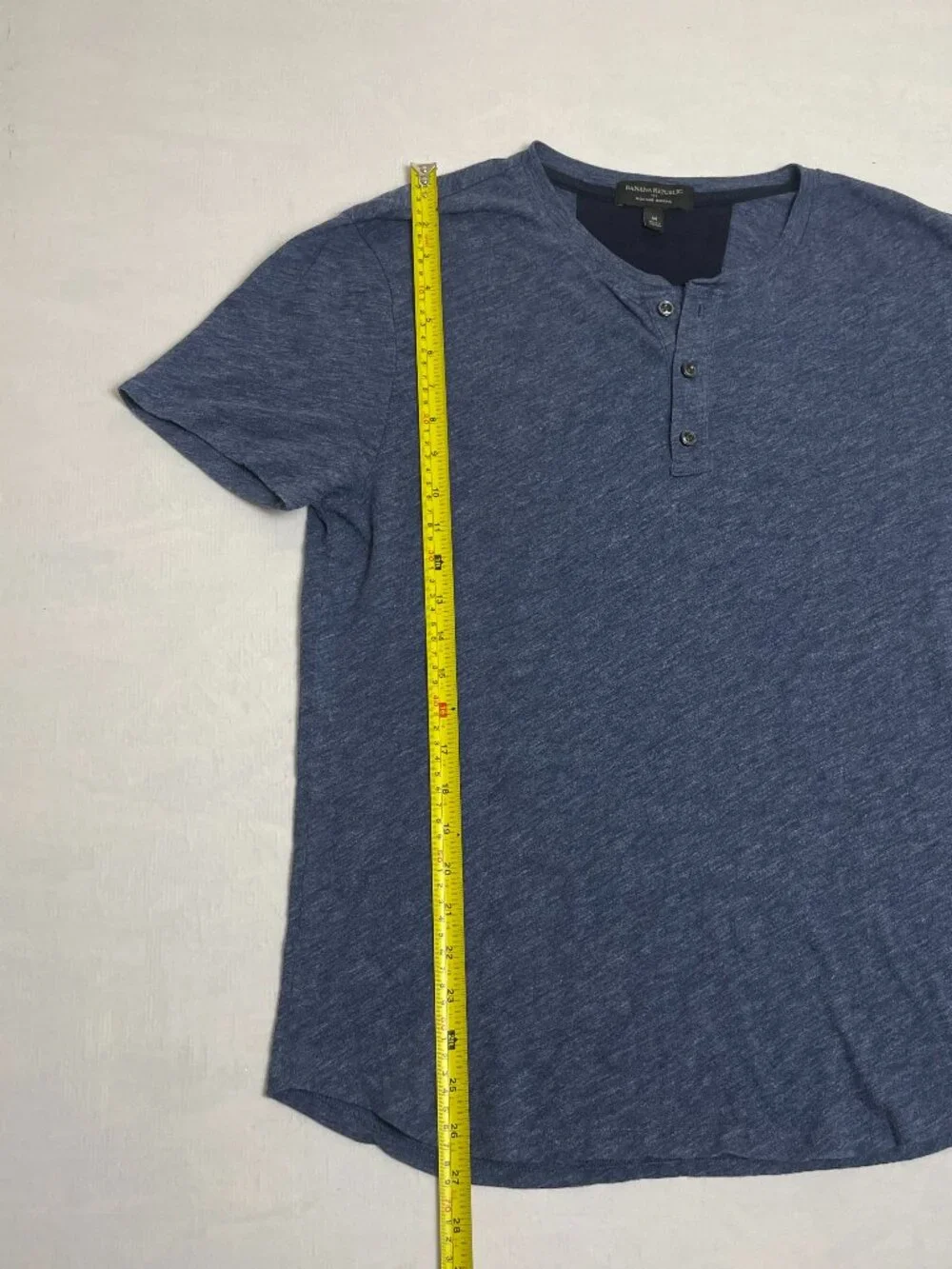 Banana Republic Vintage Moisture Wicking Button Short Sleeve Shirt  Size Medium
